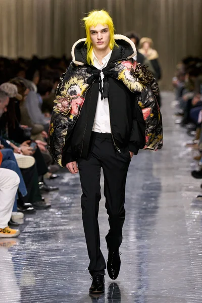Look 28